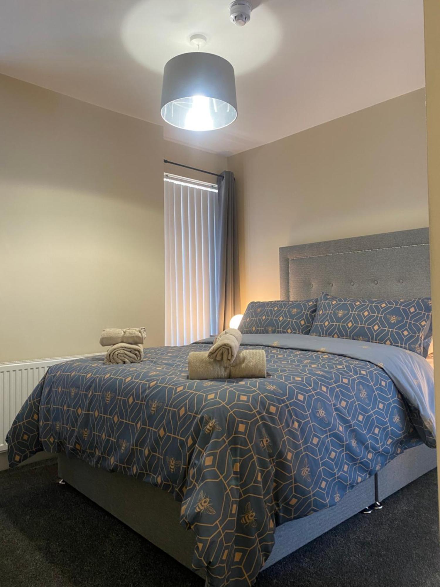 Roskeen Townhouse Belfast Bagian luar foto