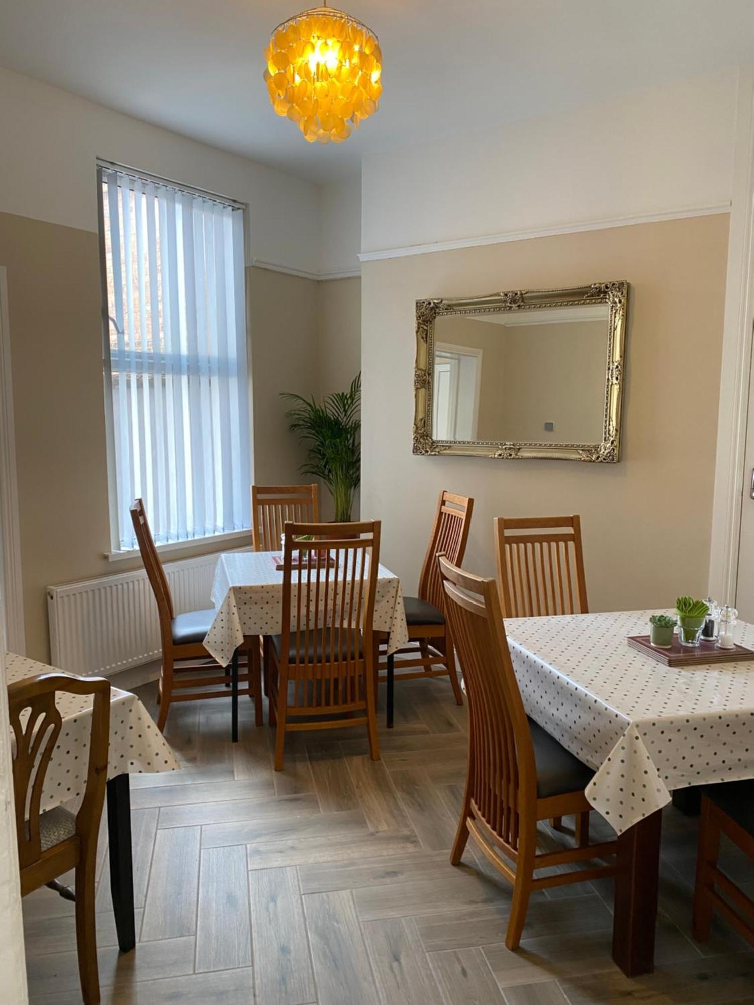 Roskeen Townhouse Belfast Bagian luar foto