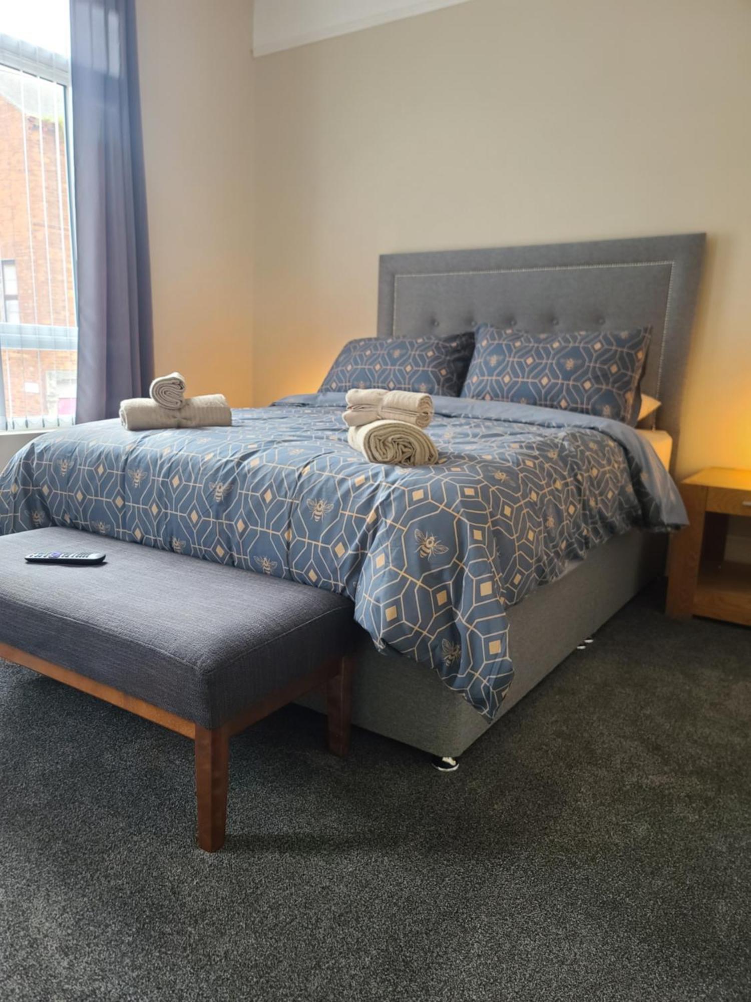 Roskeen Townhouse Belfast Bagian luar foto