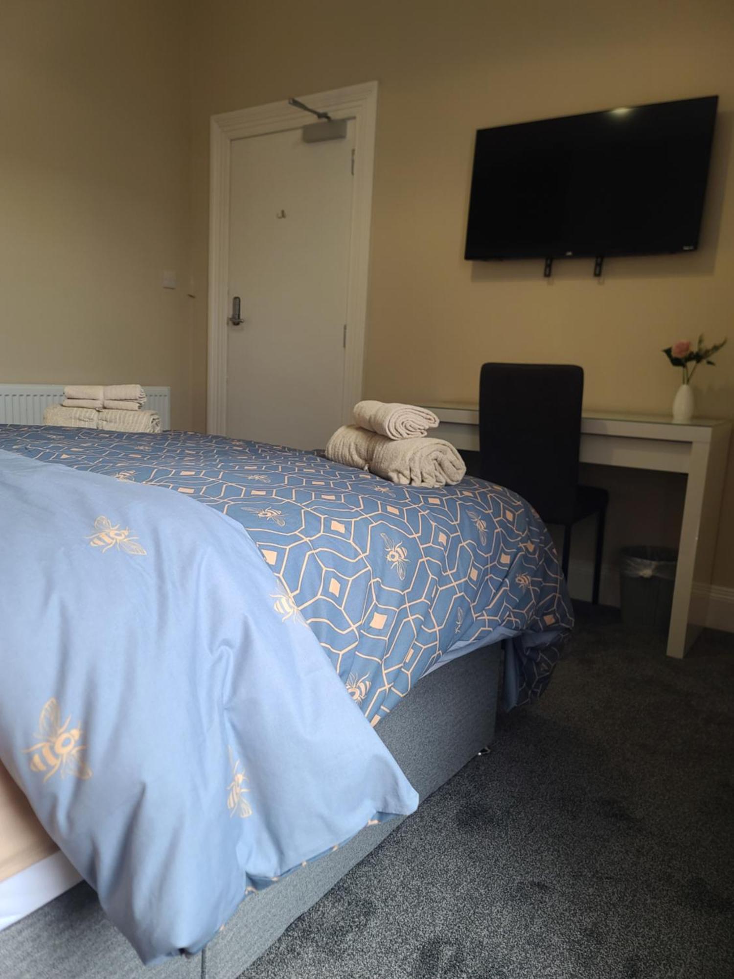 Roskeen Townhouse Belfast Bagian luar foto
