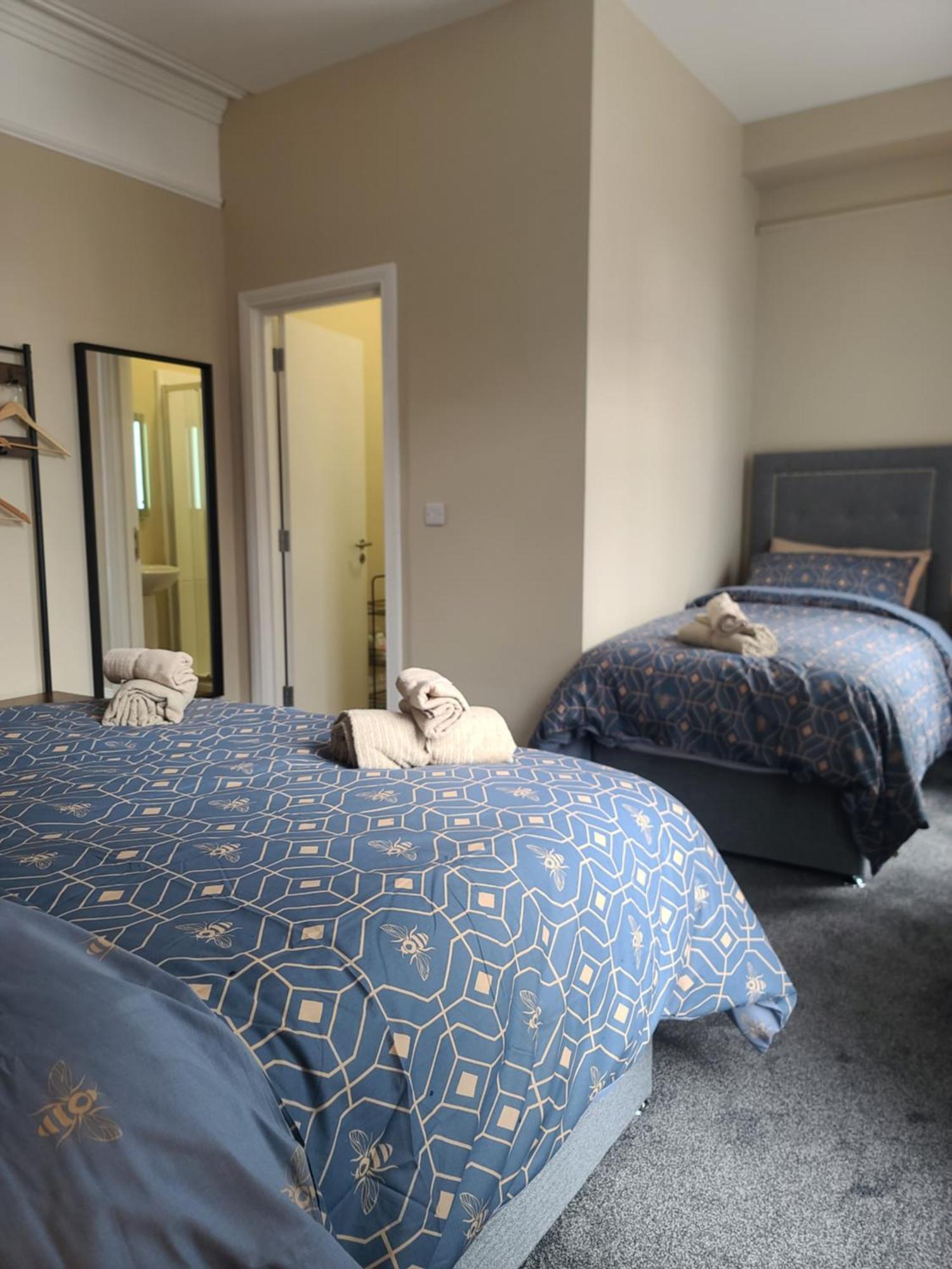 Roskeen Townhouse Belfast Bagian luar foto